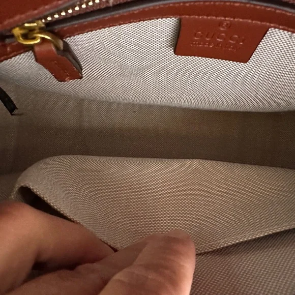 New!!! GG Tan Leather Crossbody Bag - Picture 13 of 17